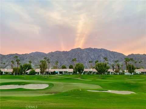 Photo of 54829 Oakhill, La Quinta, CA 92253 (MLS # PW25110665)