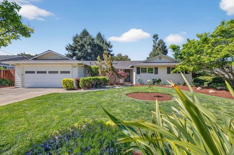 Photo of 13411 Pastel Lane, Mountain View, CA 94040 (MLS # ML82039352)