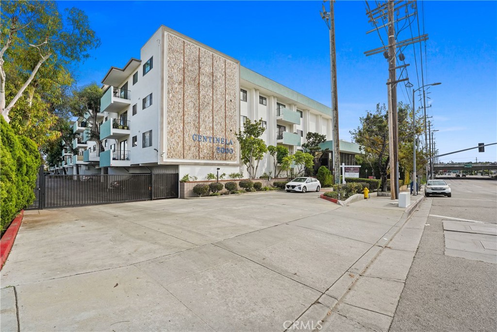5000 S Centinela 101