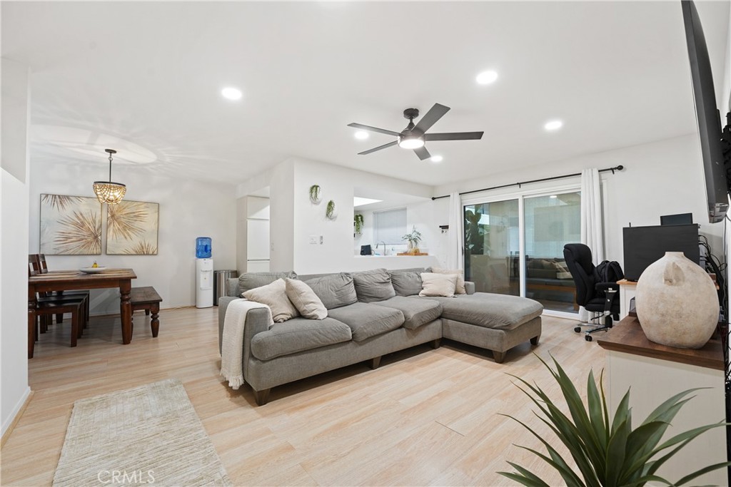 5000 S Centinela 101