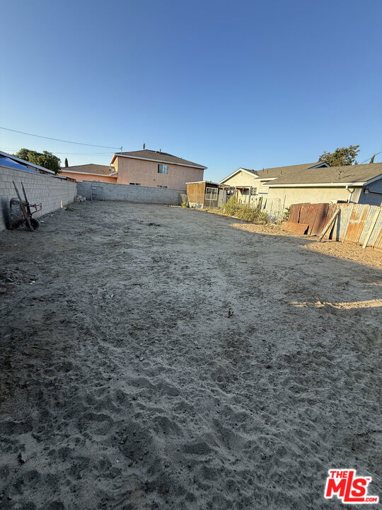 325 W La Jolla Street