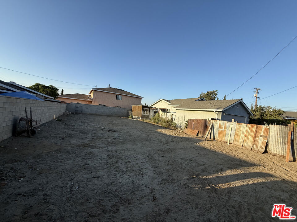 325 W La Jolla Street