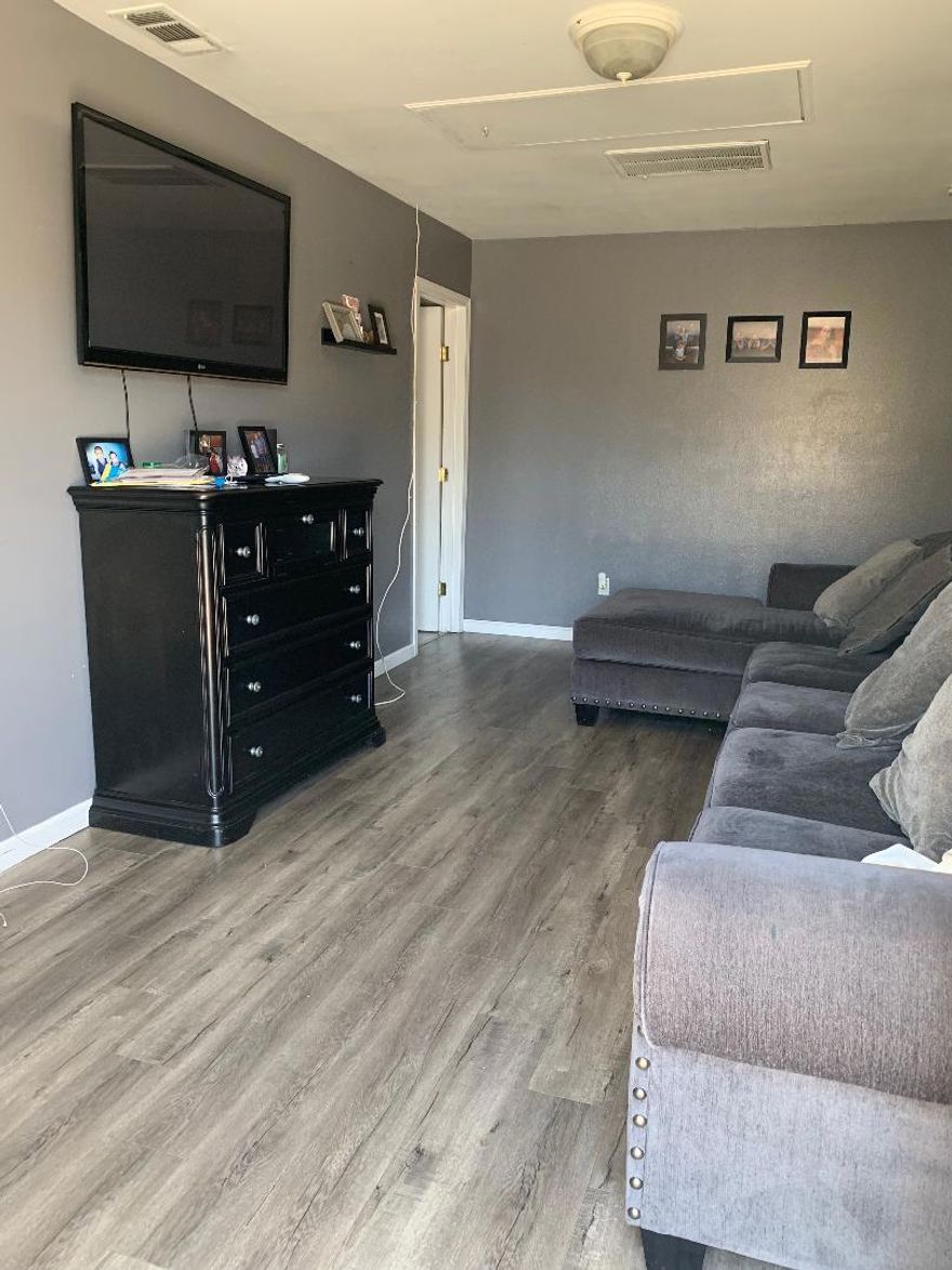 Section 8 WELCOME! This 1 Bedroom 1 Bathroom unit B of this Duplex has a little front yard! Credit Check Fee $40.  We need most recent 2 months of paystubs & bank statements, government-issed Photo-ID & reference from previous landlord. Pets like cats or dogs are welcome, with additional deposit! Shared laundry in the building. There is Air-Conditioning! Open House from 10 am to Noon on Saturday, 12/20/2025!