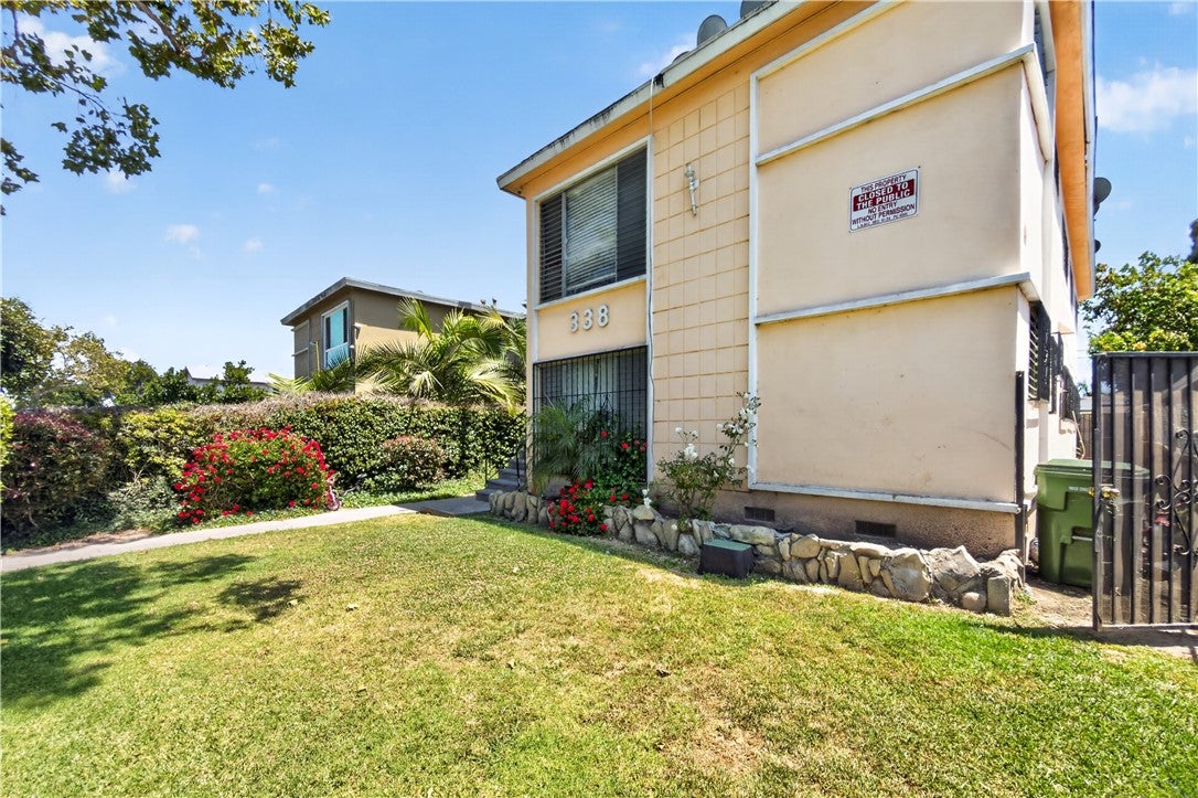 338 E 99th
