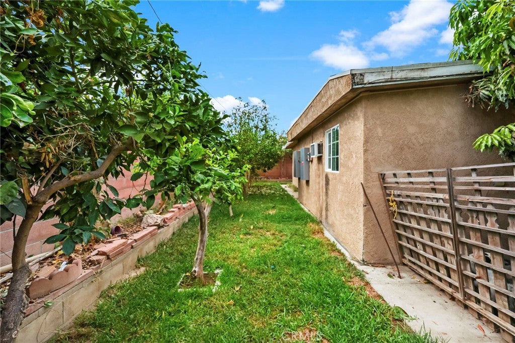 2130 W 12th
