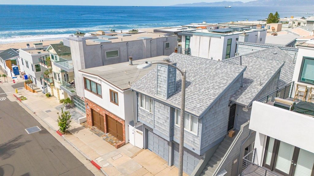 Photo of 127 21st St, Manhattan Beach, CA 90266 (MLS # SB26056045)