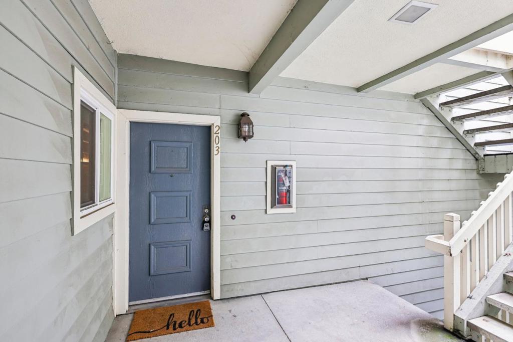 3674 Oakwood Terrace 203