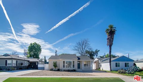Photo of 17638 Welby Way, Van Nuys, CA 91406 (MLS # 26653129)