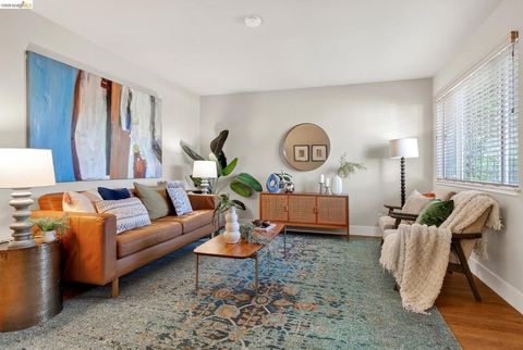 Photo of 1055 47th St St, Emeryville, CA 94608 (MLS # 41130583)