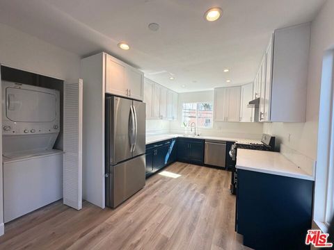 Photo of 1462 S Wooster Street #6, Los Angeles, CA 90035 (MLS # 25587701) Photo of 1462 S Wooster Street #6, Los Angeles, CA 90035 (MLS # 25587701)