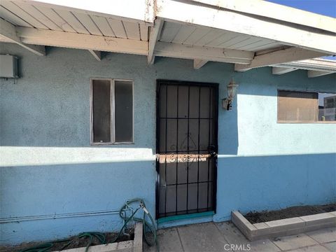 Photo of 2144 E Poppy Street, Long Beach, CA 90805 (MLS # DW26038240)