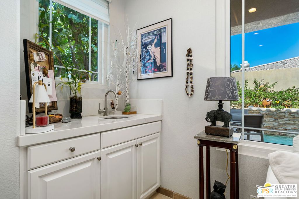 Lake La Quinta - Residential