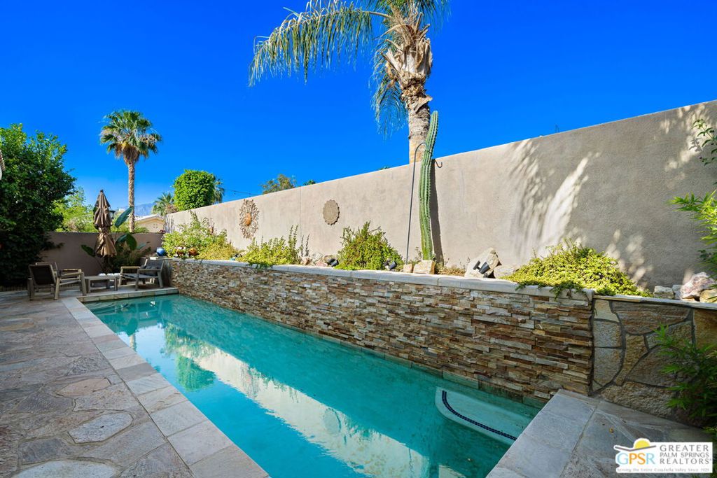 Lake La Quinta - Residential