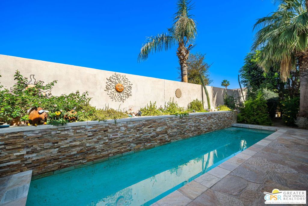 Lake La Quinta - Residential
