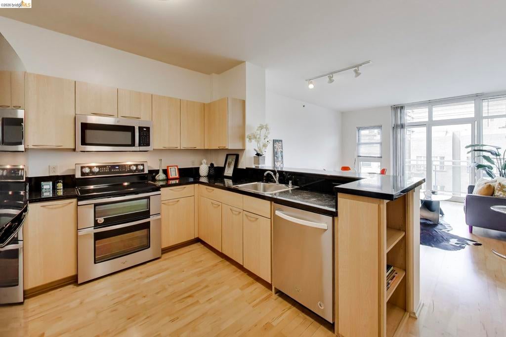 1 Lakeside Drive 410