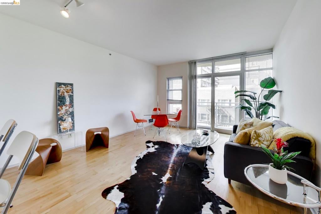 1 Lakeside Drive DR