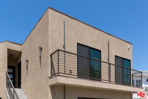 Photo of 8012 Zeus Dr, Los Angeles, CA 90046 (MLS # 26829737)