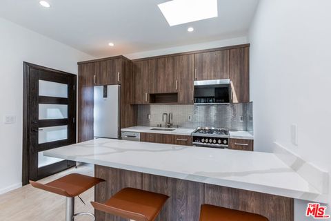 Photo of 8012 Zeus Dr, Los Angeles, CA 90046 (MLS # 26829737)