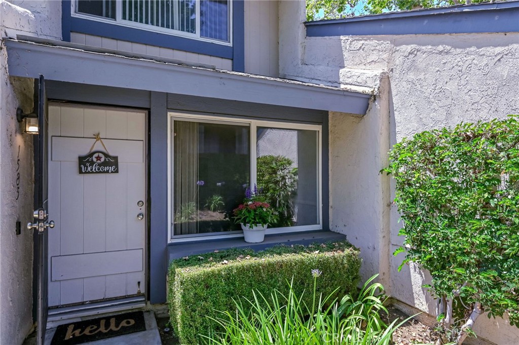 1585 Honeywood Court