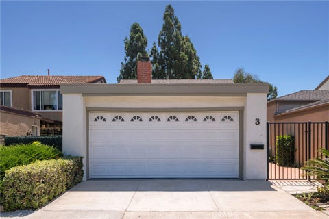 Photo of 3 Willow Tree Lane, Irvine, CA 92612 (MLS # OC26205099)