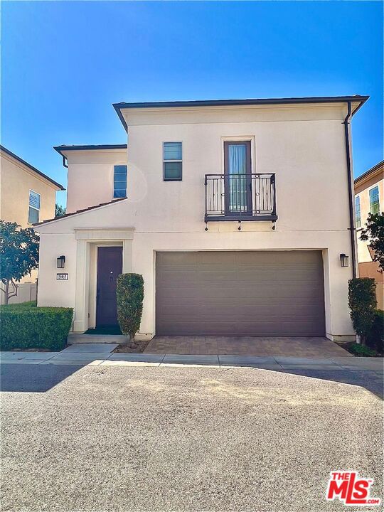 This beautiful Villa Metro 2 bedroom 2 and 1/2 bath detached home is in the very desirable area of Santa Clarita . It features an open-floor plan with a loft that can be used as an office, den, or extra room. The two-story home has custom paint, stainless steel appliances, laminate and carpet throughout. The laundry area is conveniently located upstairs. The master bedroom features custom paint and large walk-in closets. The second bedroom has a Juliet balcony. Villa Metro is beautifully landscaped with picturesque courtyards. The community features a club house for entertaining and family gatherings. There is a resort-style swimming pool, spa, fire pit, barbecue area, tot lot, picnic area, scenic bike, running, and walking trail and there is community garden! A Must See and Have!
