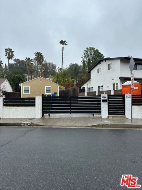 Photo of 5344 Don Pio Drive, Woodland Hills, CA 91364 (MLS # 26657961)