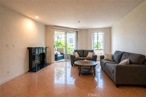 Photo of 333 Westminster Avenue #304, Los Angeles, CA 90020 (MLS # TR26081162)