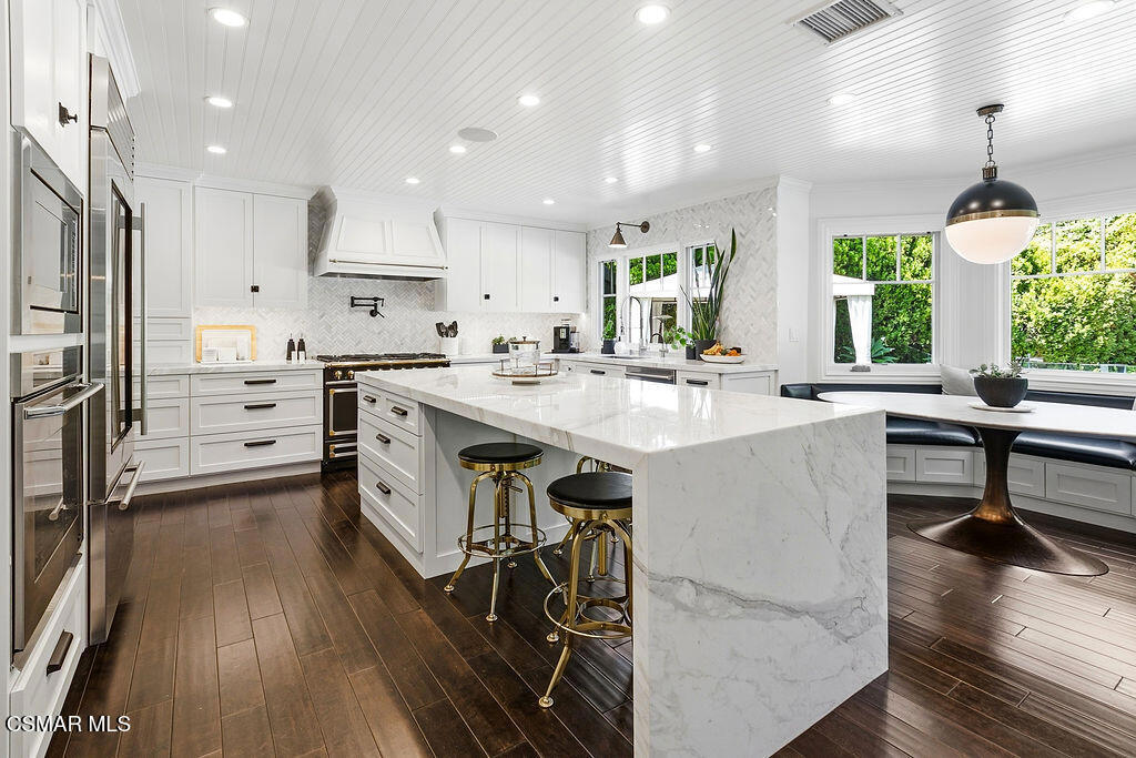 4188 Cresthaven Drive