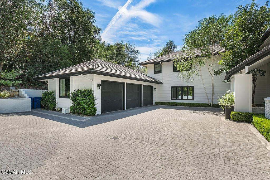 4188 Cresthaven Drive