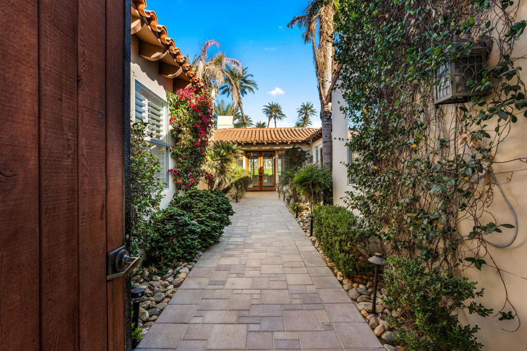 56648 Palms Drive