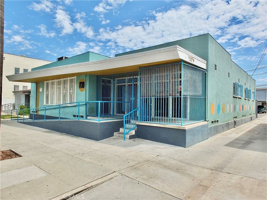 Single story, owner-user office building in East Village section of Downtown Long Beach. The front of the building is set up as a medical office, offering a spacious and bright reception area. The rear of the building offers roomy living quarters, including bedrooms, bathrooms, a kitchen space and laundry. Property uses large lot size for additional parking in the rear. It is currently being used as sober living but can be delivered vacant. Located adjacent to Downtown Long Beach amenities including several restaurants, shops, the Pike, Queen Mary, Convention Center.  Zoning: PD-30, East Village DTLB District. Property can be sold individually or combined with neighboring property at 836 Atlantic which is also for sale.