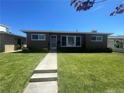 Photo of 622 Indianapolis Avenue, Huntington Beach, CA 92648 (MLS # OC26139713)