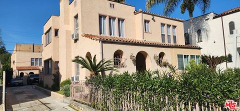 Photo of 1129 Queen Anne Place, Los Angeles, CA 90019 (MLS # 26644651)