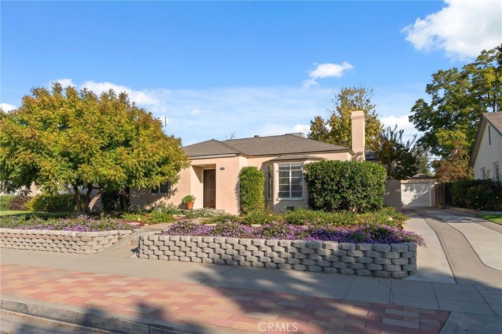 Photo of 2134 N Farris Ave, Fresno, CA 93704 (MLS # FR25255547)