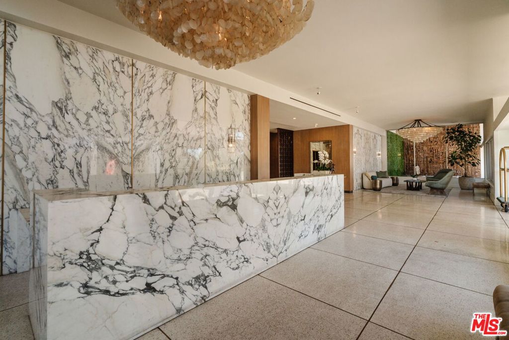 8787 Shoreham Drive 407