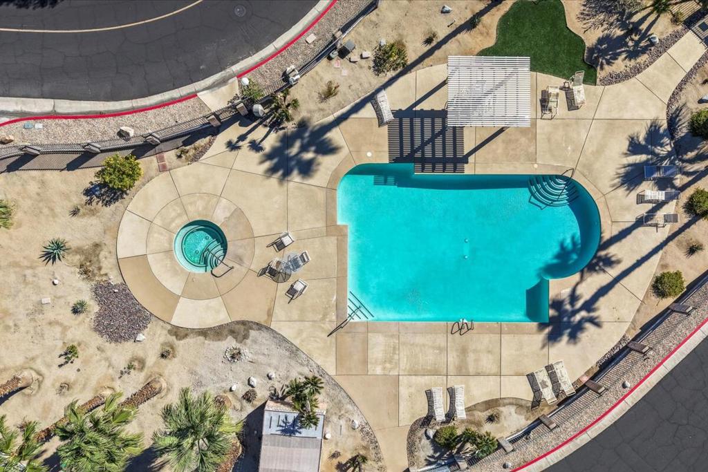 Sunrise Palms - Residential