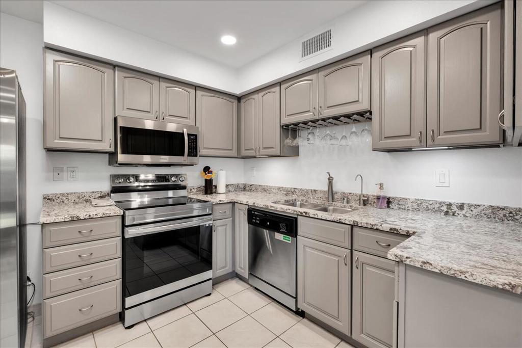 Sunrise Palms - Residential