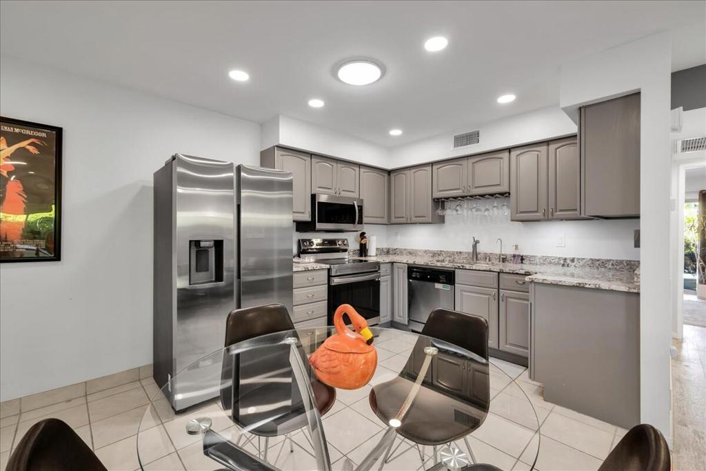 Sunrise Palms - Residential