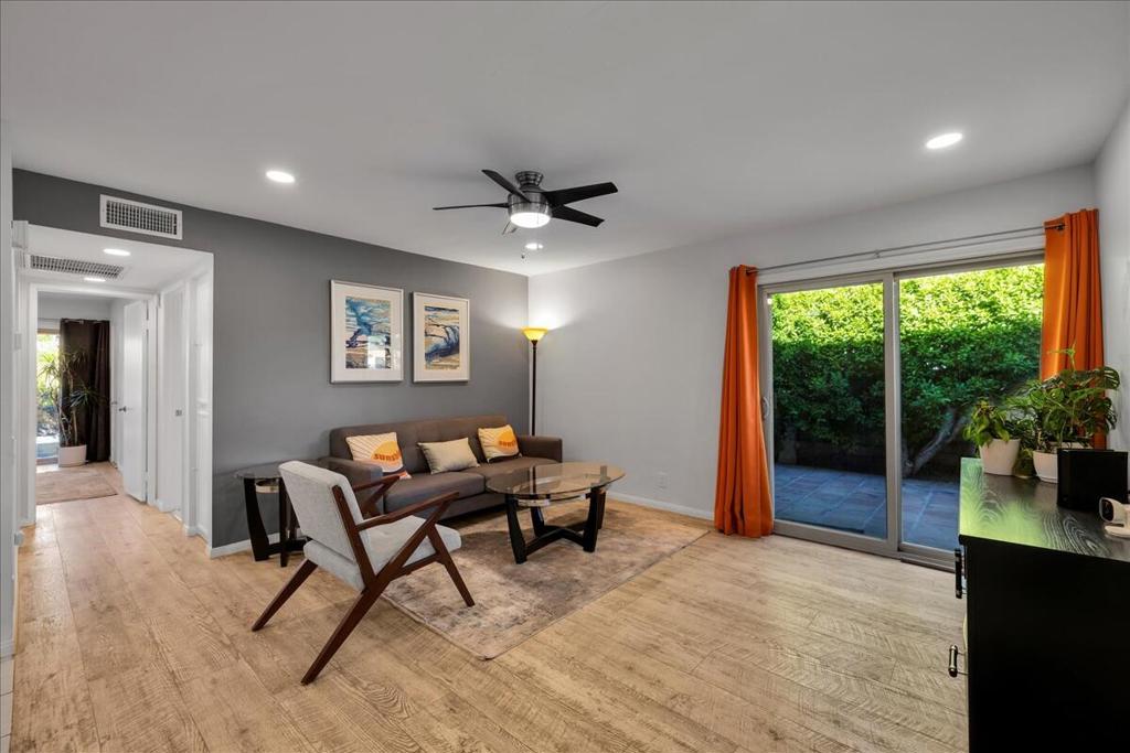 Sunrise Palms - Residential