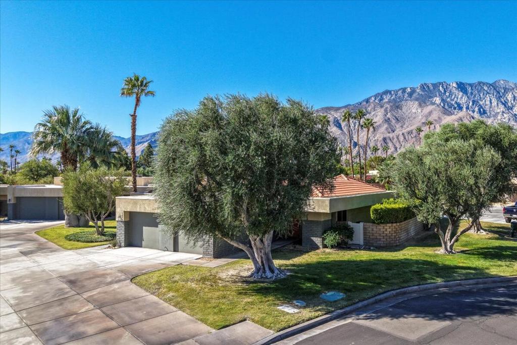 Sunrise Palms - Residential