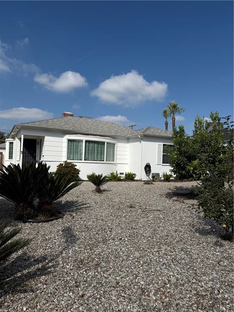 Photo of 6301 Farmdale Ave, North Hollywood, CA 91606 (MLS # GD25231283) Photo of 6301 Farmdale Ave, North Hollywood, CA 91606 (MLS # GD25231283)