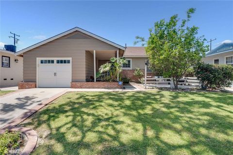 2511 Nipomo Avenue Long Beach CA 90815