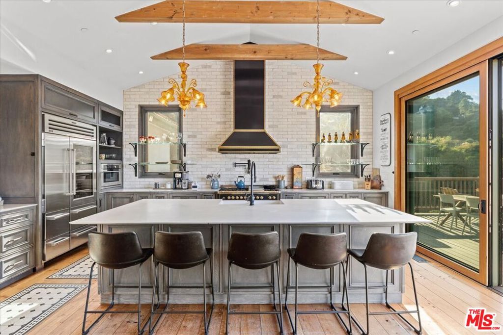 2373 Tuna Canyon Road