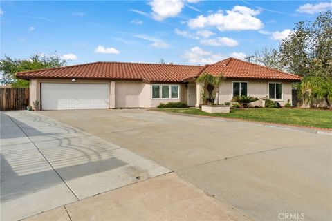 Photo of 682 W Cheshire St, Rialto, CA 92377 (MLS # TR26074636)