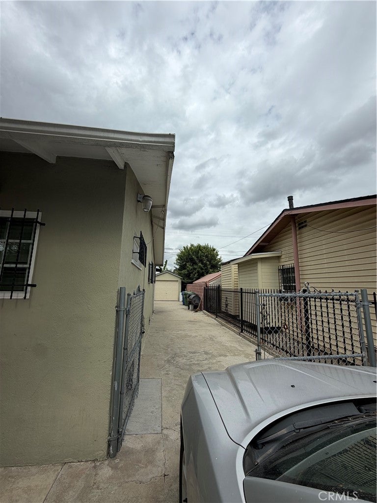 1427 W 68th
