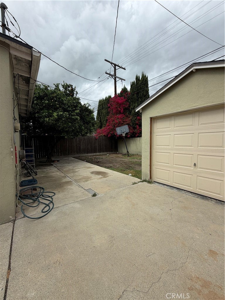 1427 W 68th