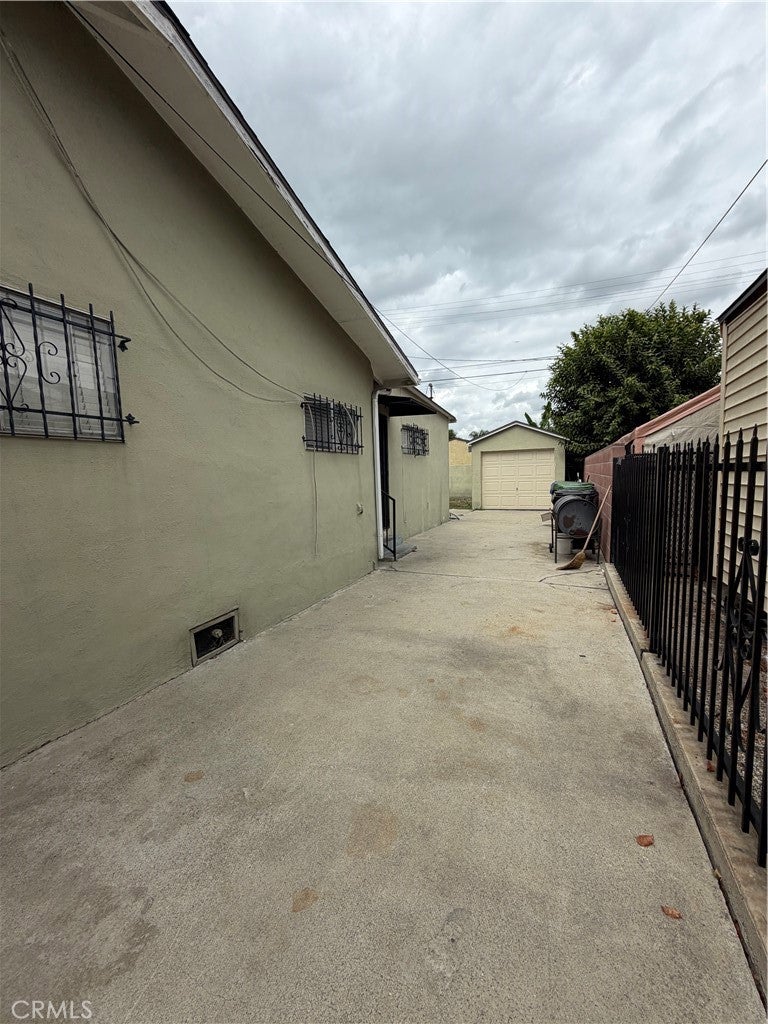 1427 W 68th