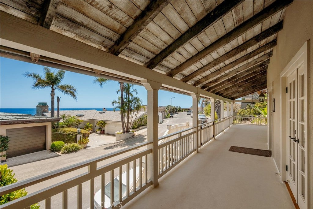 1960 Ocean Way