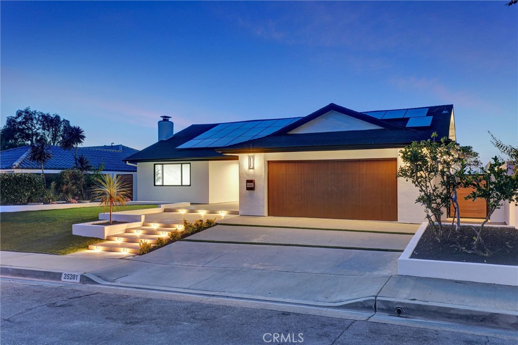 25281 Via De Anza