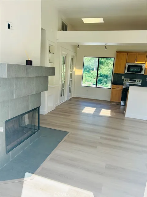 MLS: OC26073396
